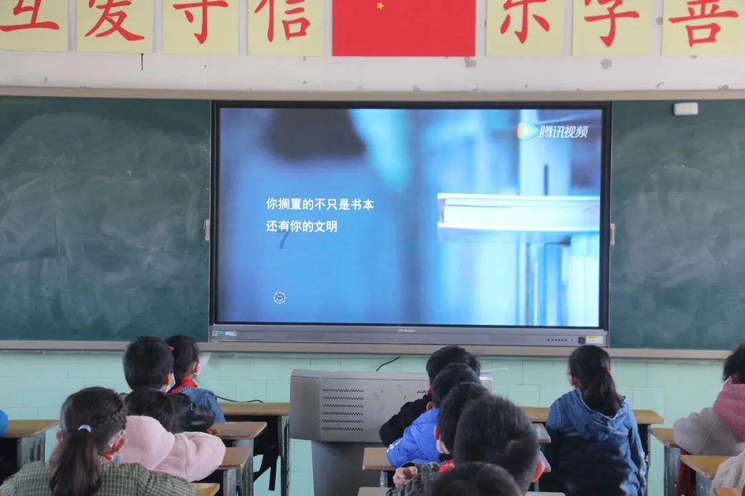 贝儿公主的晚礼服